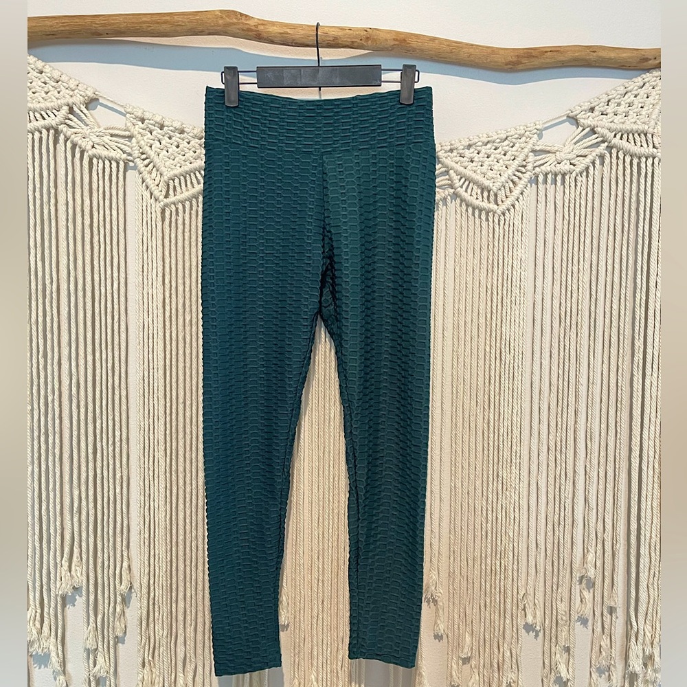 NWOT Viral TikTok Scrunch Ruched Textured Leggings Sz M/L